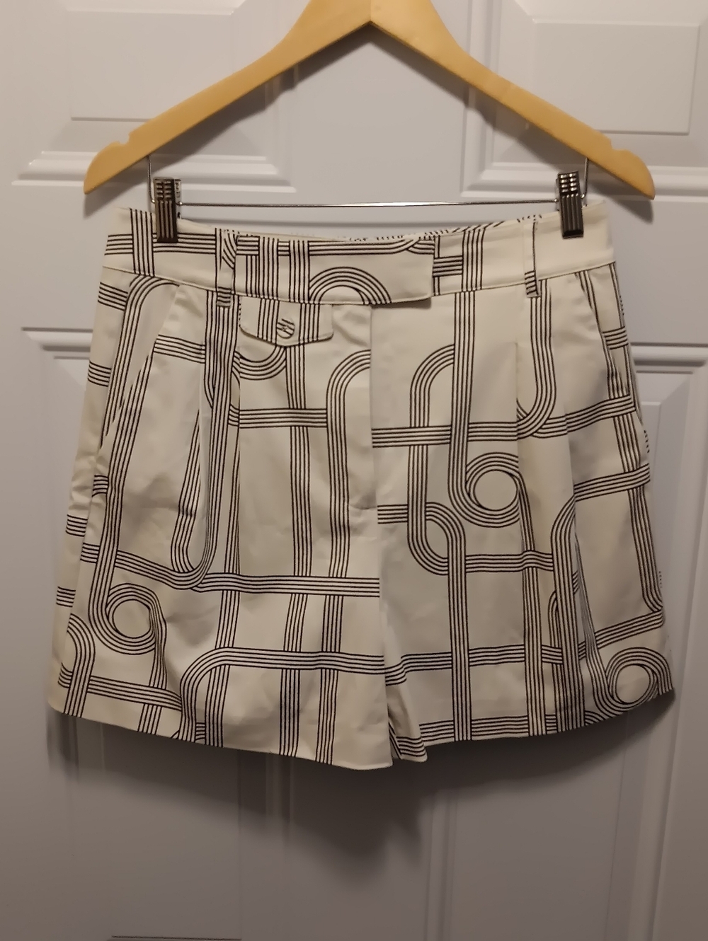 Le' AL.X Knot Print Woven High Rise Coin Pocket Pleated  Shorts